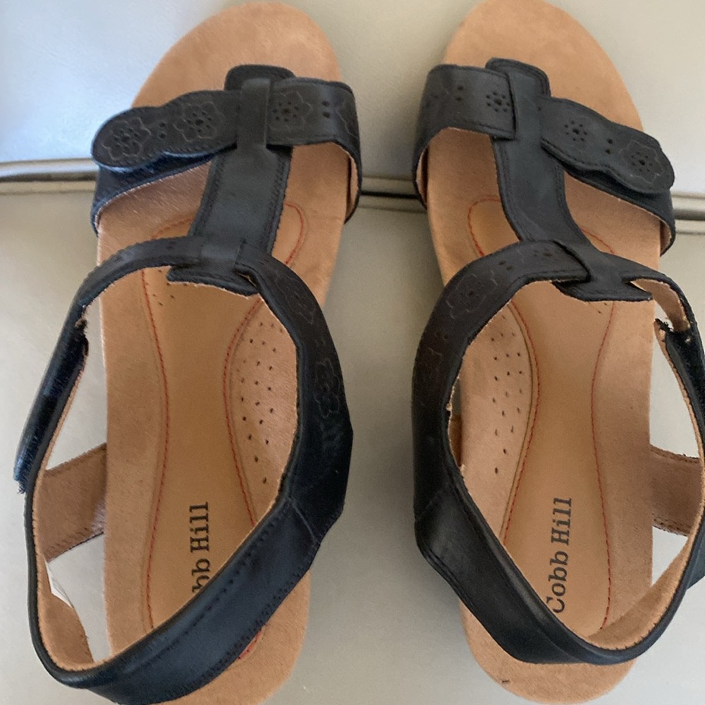 Cobb Hill Black Leather Sandals - Picture 3 of 5